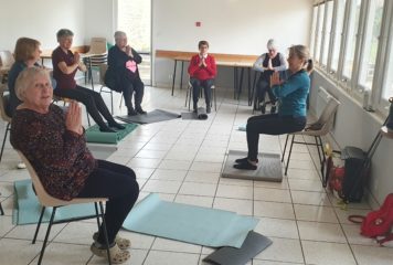 YOGA sur chaise